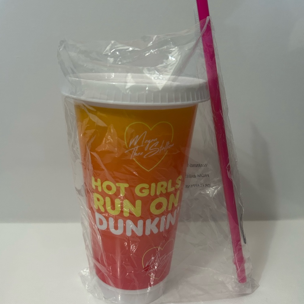 2026 Limited Edition Dunkin’ Megan Thee Stallion Reusable Cup - Picture 2 of 4